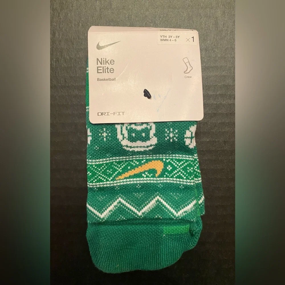 Nike Elite Dri-Fit Christmas Crew Socks Green (Youth 3Y-5Y) (Woman’s 4-6)‎
